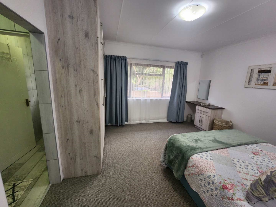 5 Bedroom Property for Sale in Fraaiuitsig Western Cape